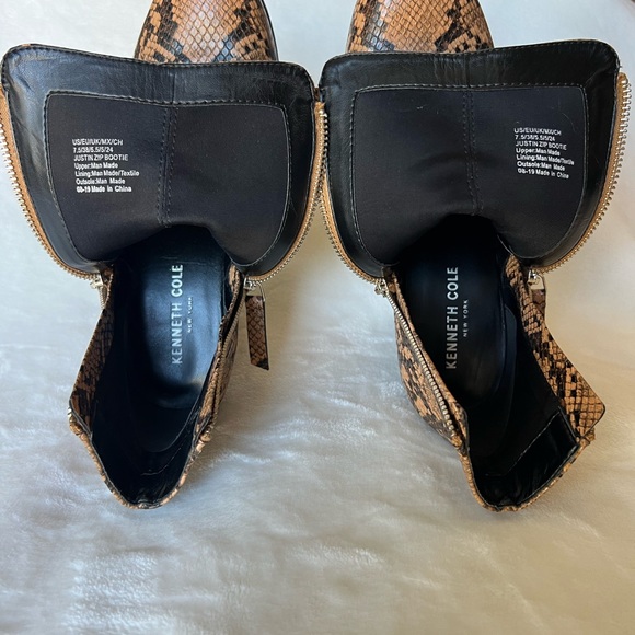 KENNETH COLE
Block Heel Zip-Up Booties - Picture 5 of 7